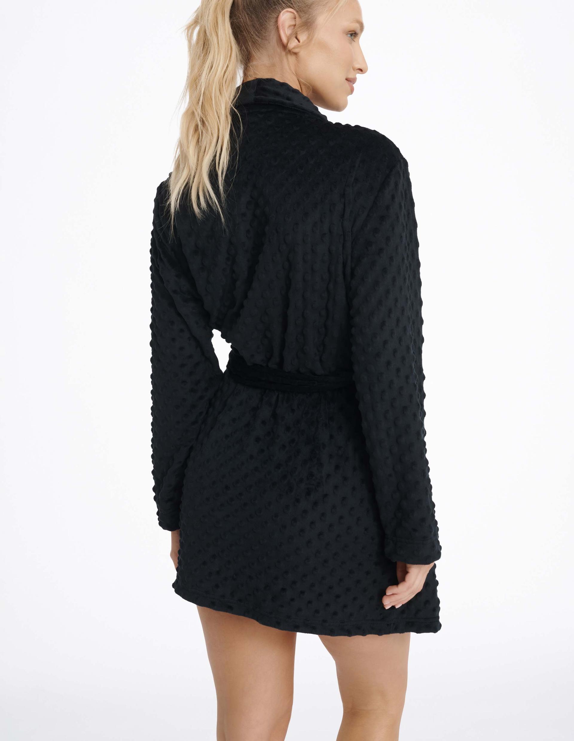 Robe Mercy Black 2