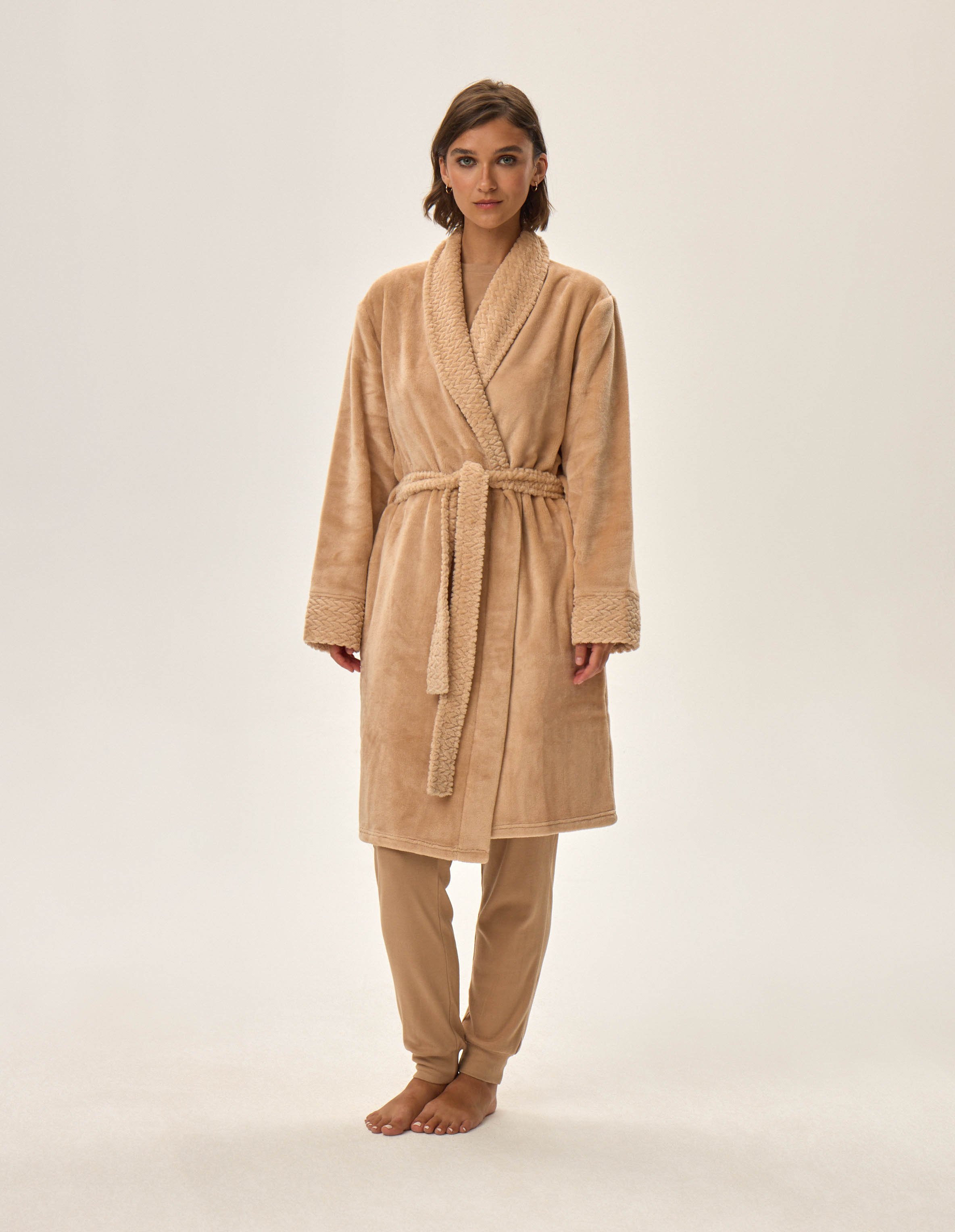 Robe Jolanda 1