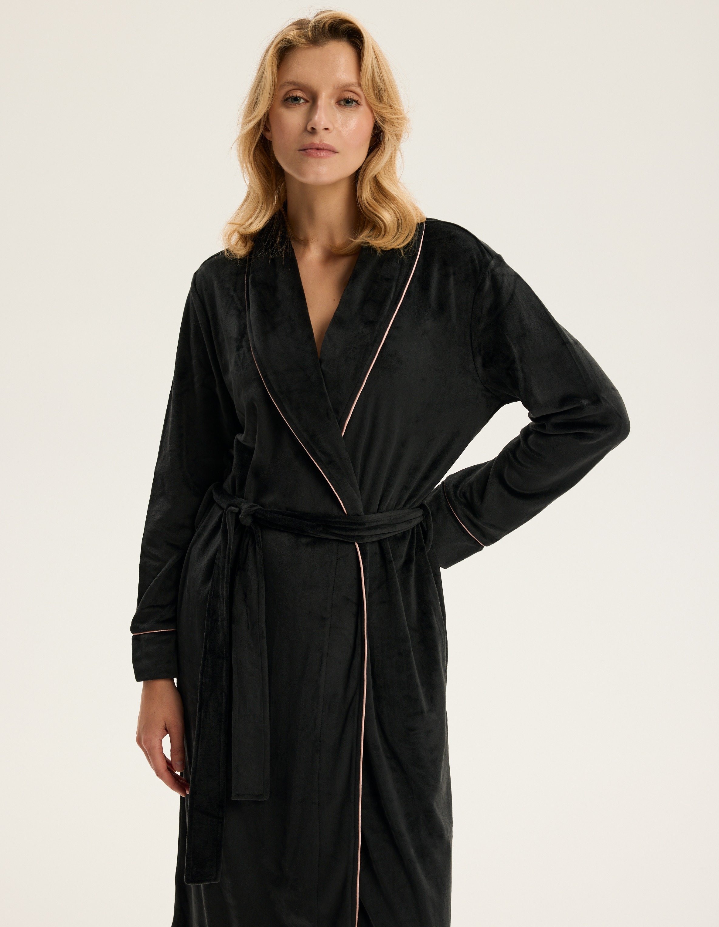 Robe Reva 1