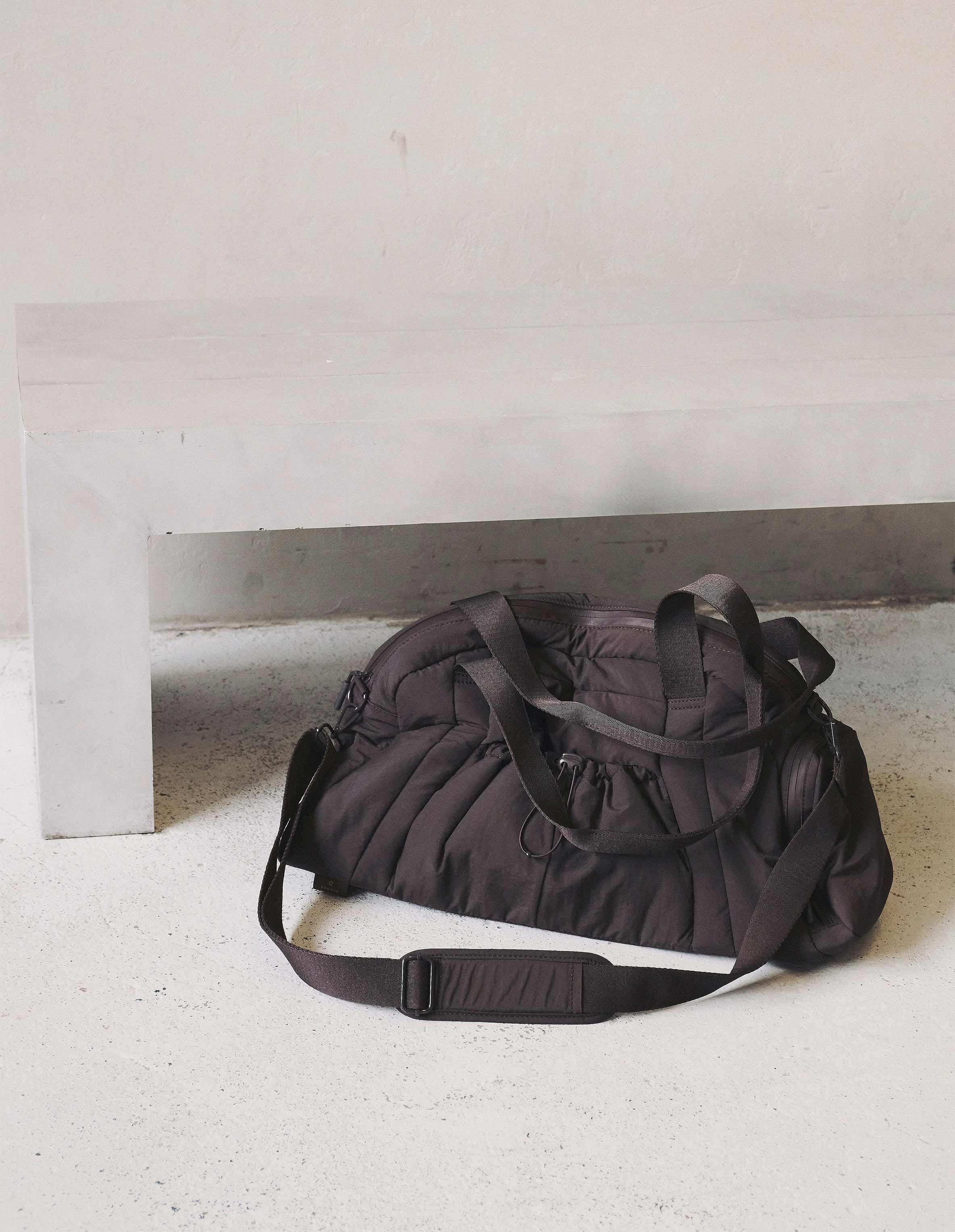 Sports Bag CARRY ALL with Shoe and Mat Compartment 1