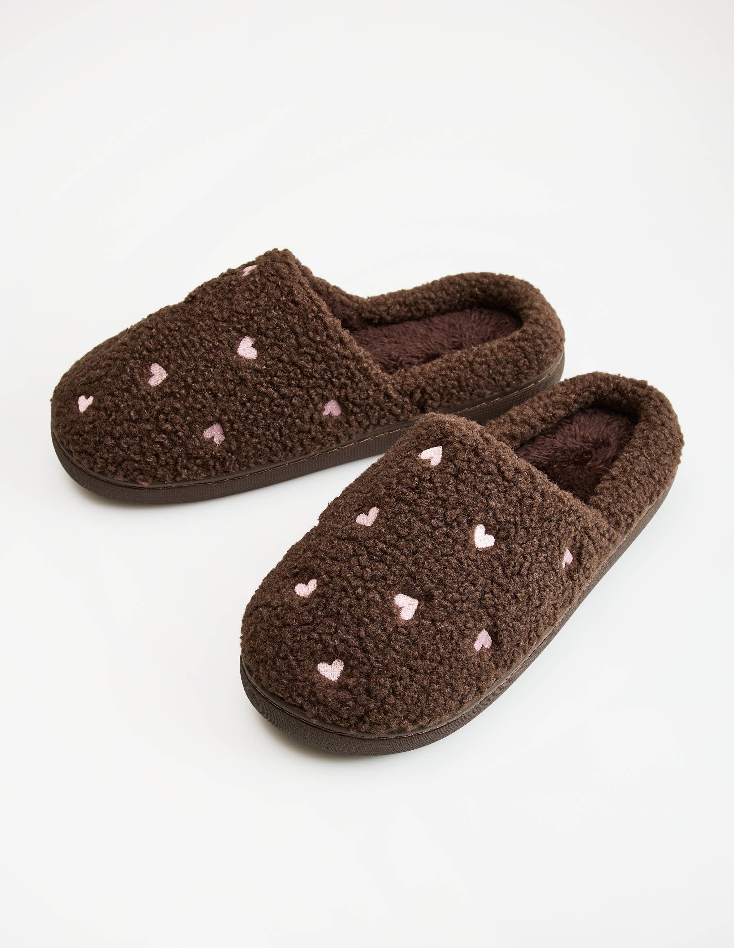 Cozy Flap Slippers with Faux Sheepskin and Heart Pattern 1