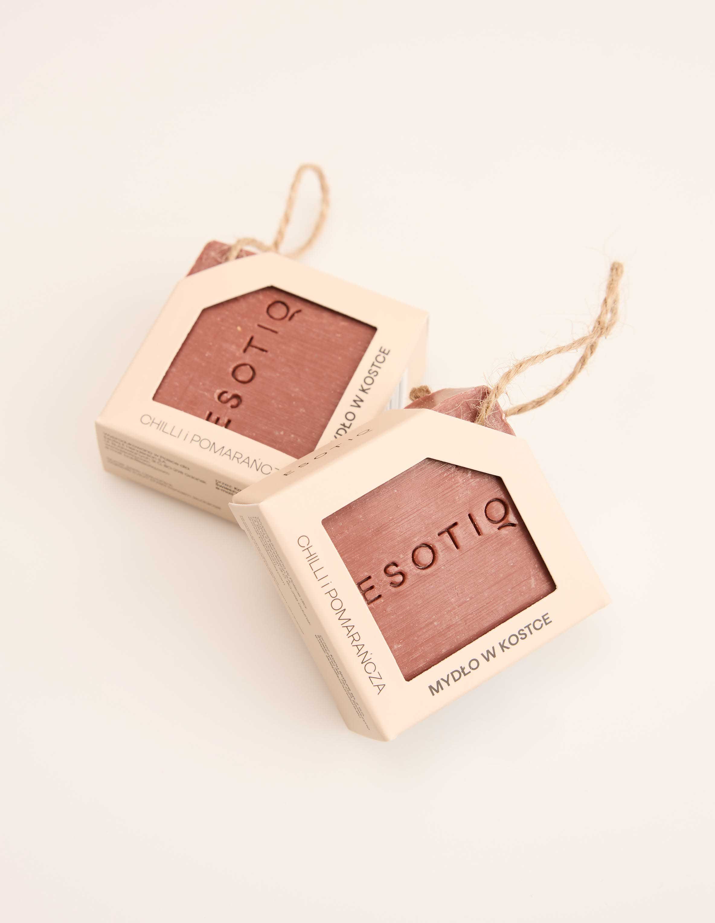 Peelingujące mydło w kostce Chilli & Pomarańcza 1