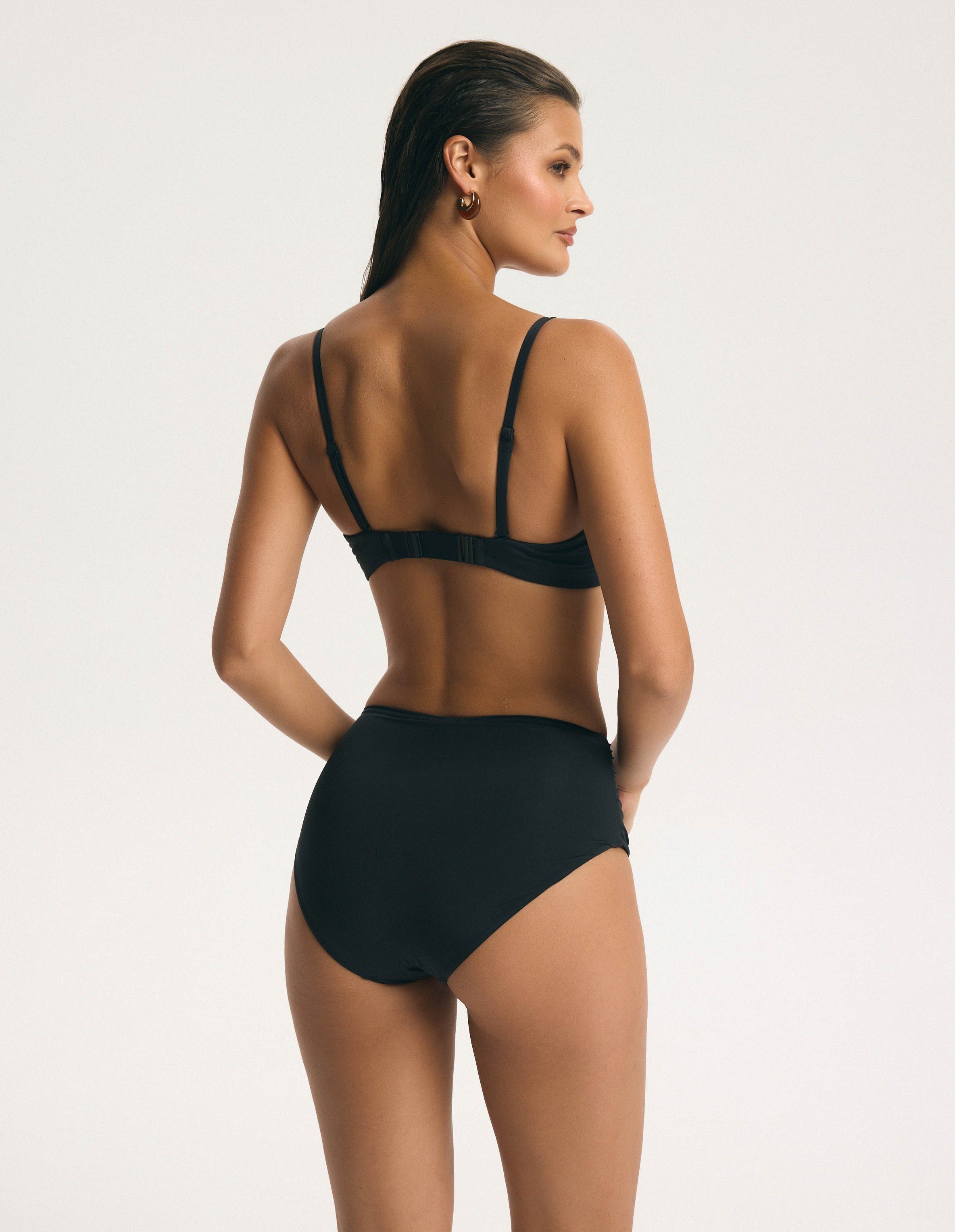 Dół od bikini z wysokim stanem Base