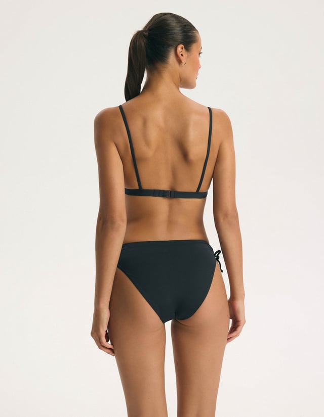 Bloovii Wave Bikini Top - Black