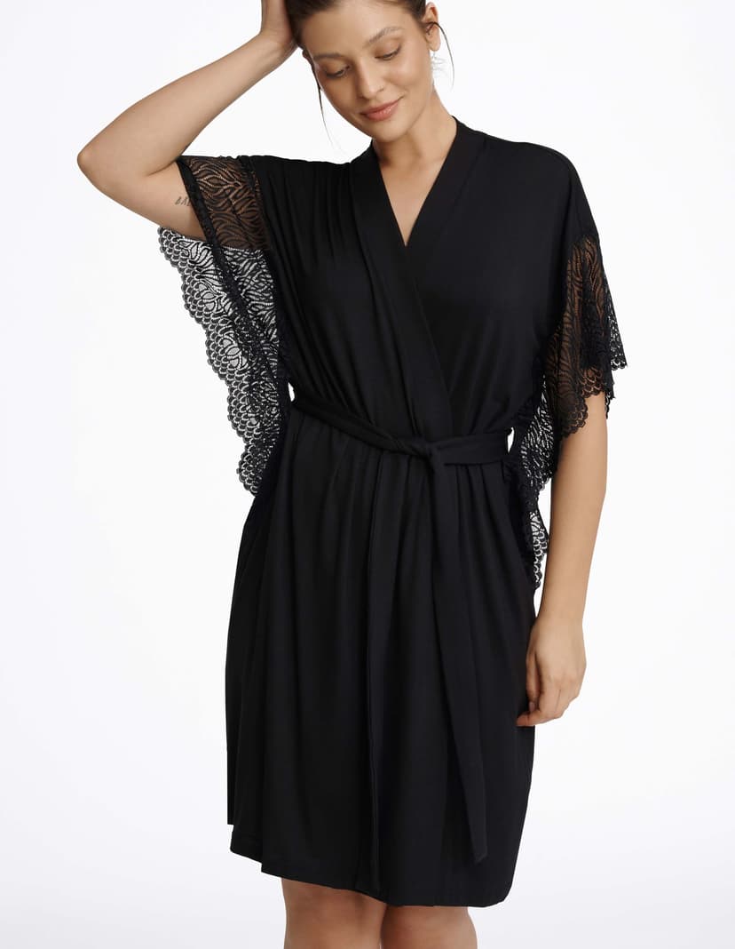 Robe Letter Black 1