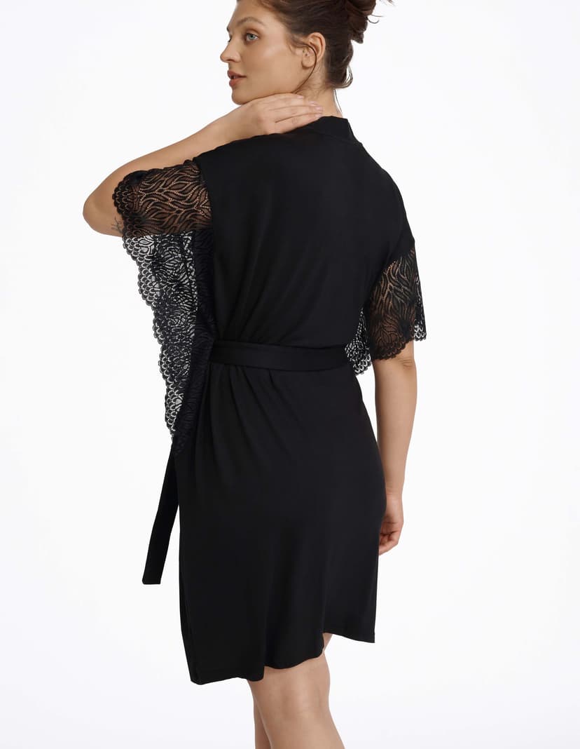 Robe Letter Black 2
