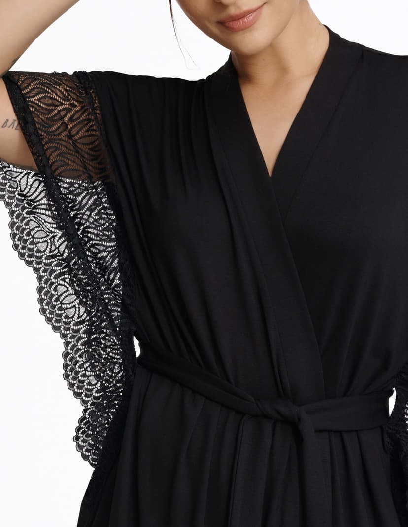 Robe Letter Black 3