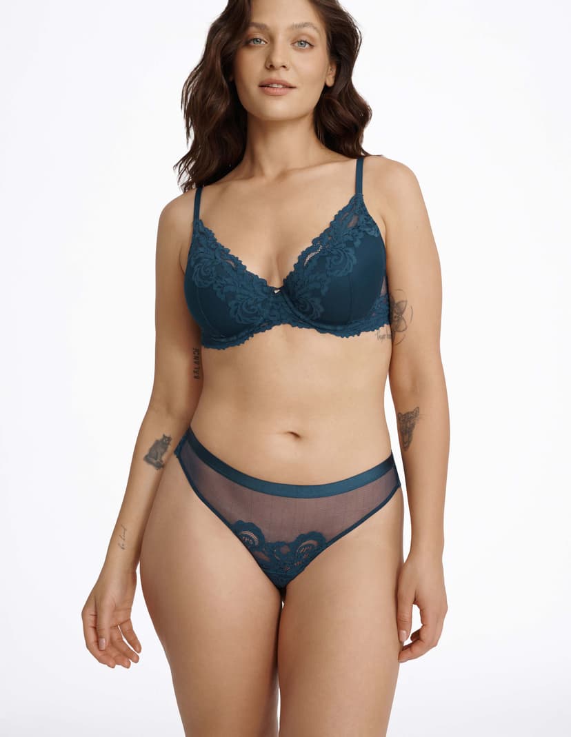 String Lynn Blau 1