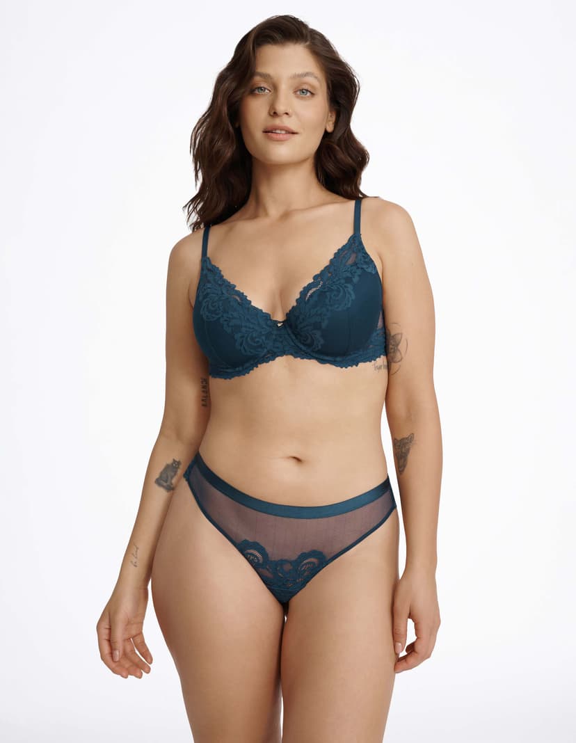 String Lynn Blau 5