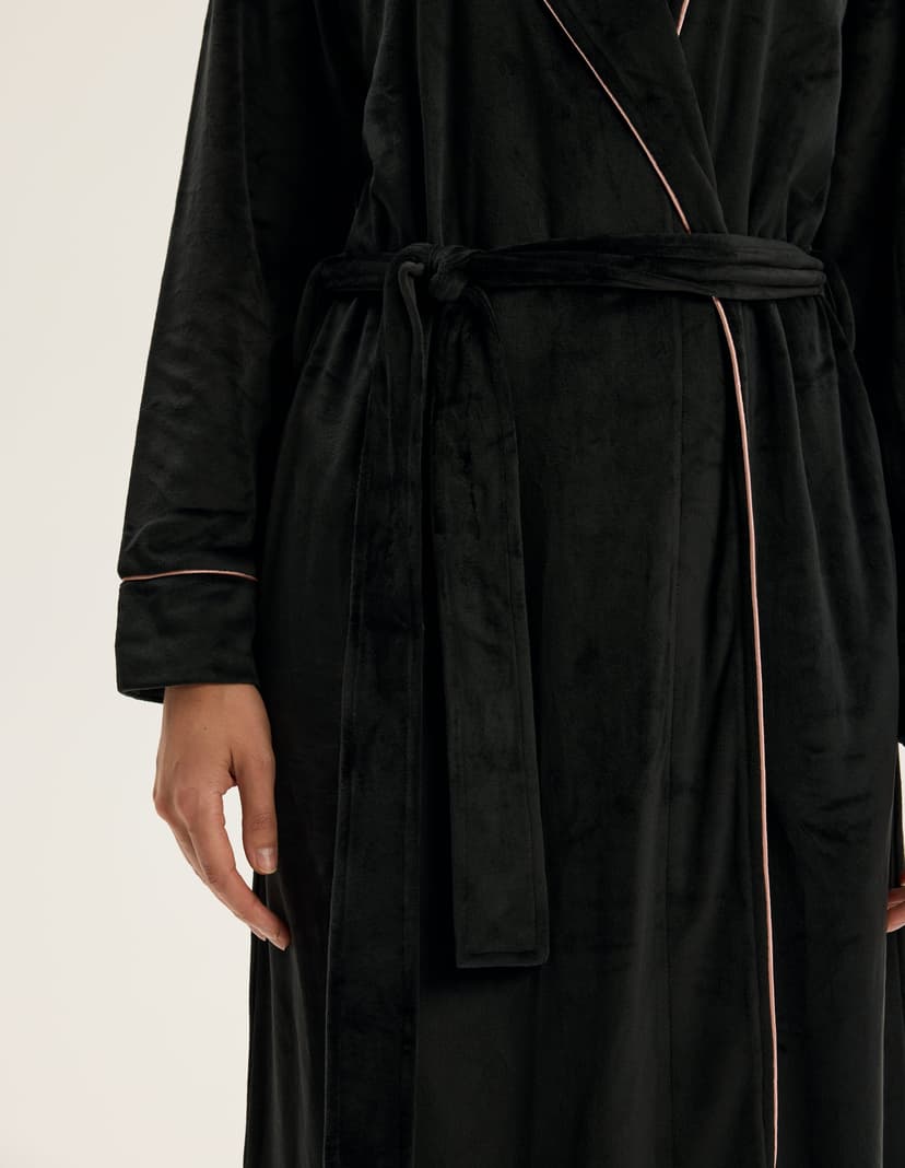 Robe Reva Black 2
