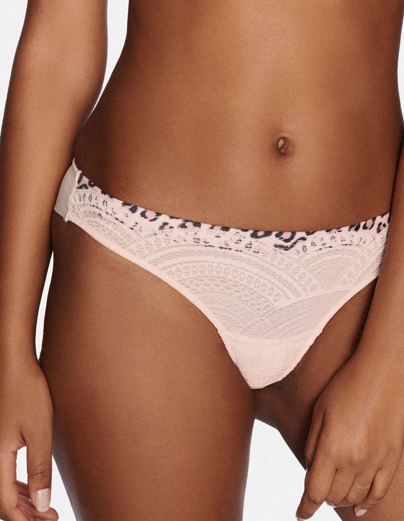 String Rebellious Rosa 3