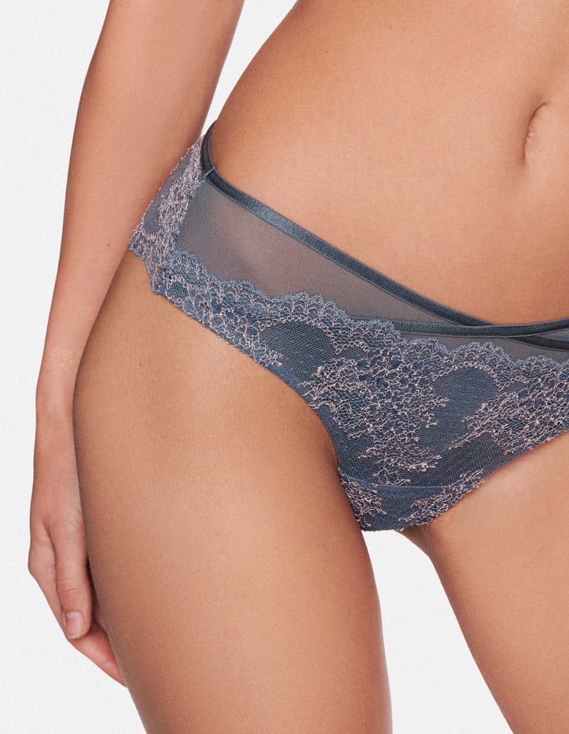 String Rhonda Grau 3