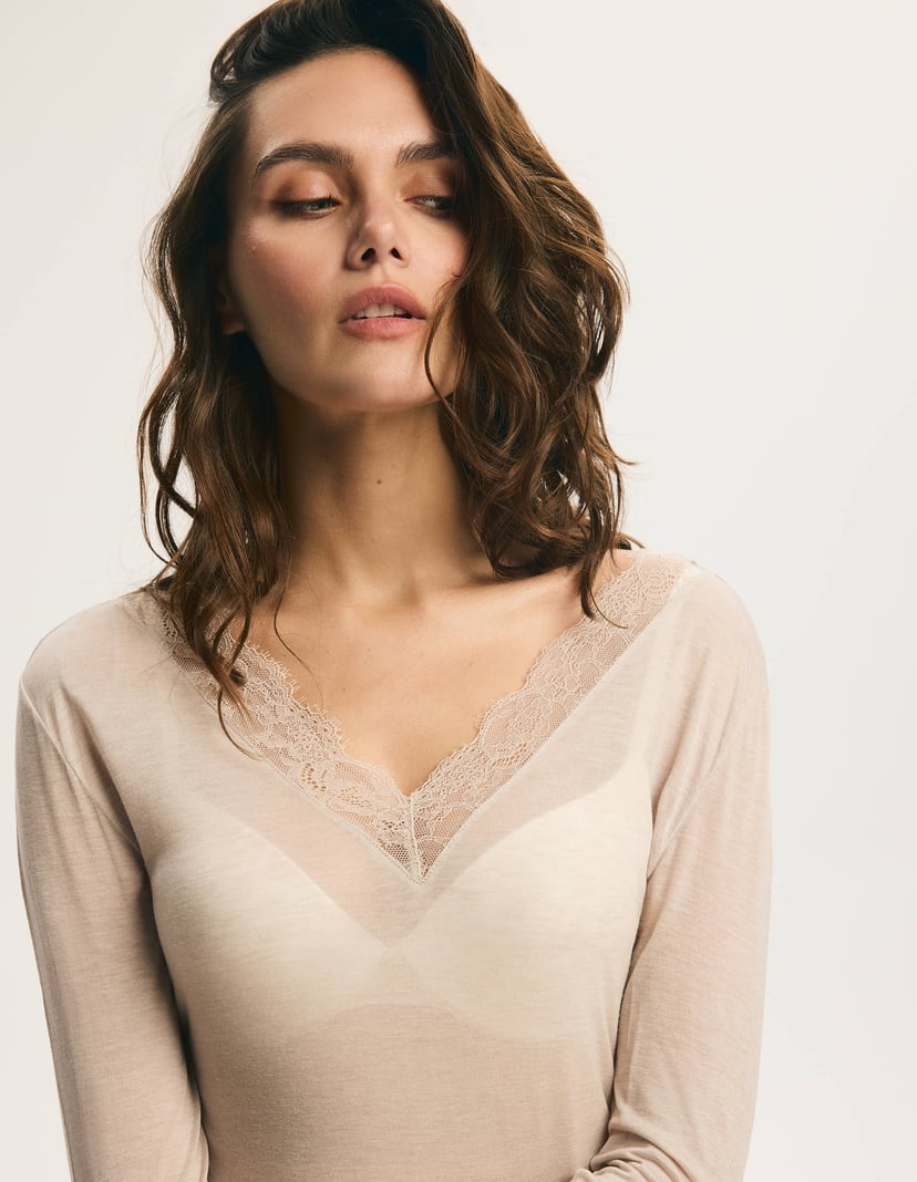 Light Beige MESHBASE Top with Lace Neckline cream 3