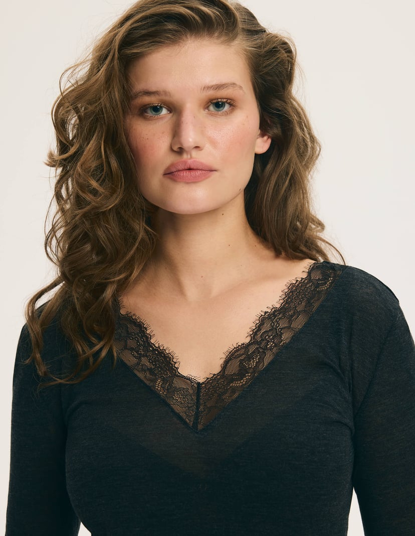 Graphite MESHBASE T-Shirt with Lace Neckline Grey 3