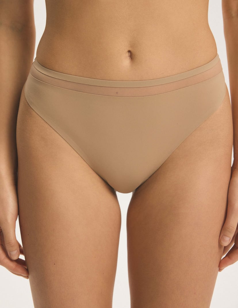 Basic Thongs Beige 2