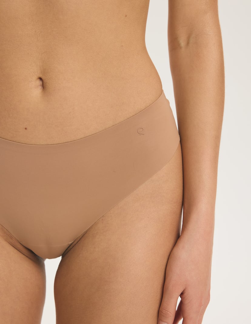 Stringi Q2.01 beżowy 3