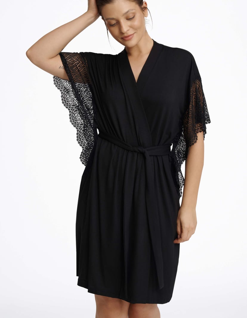 Robe Letter Black 1