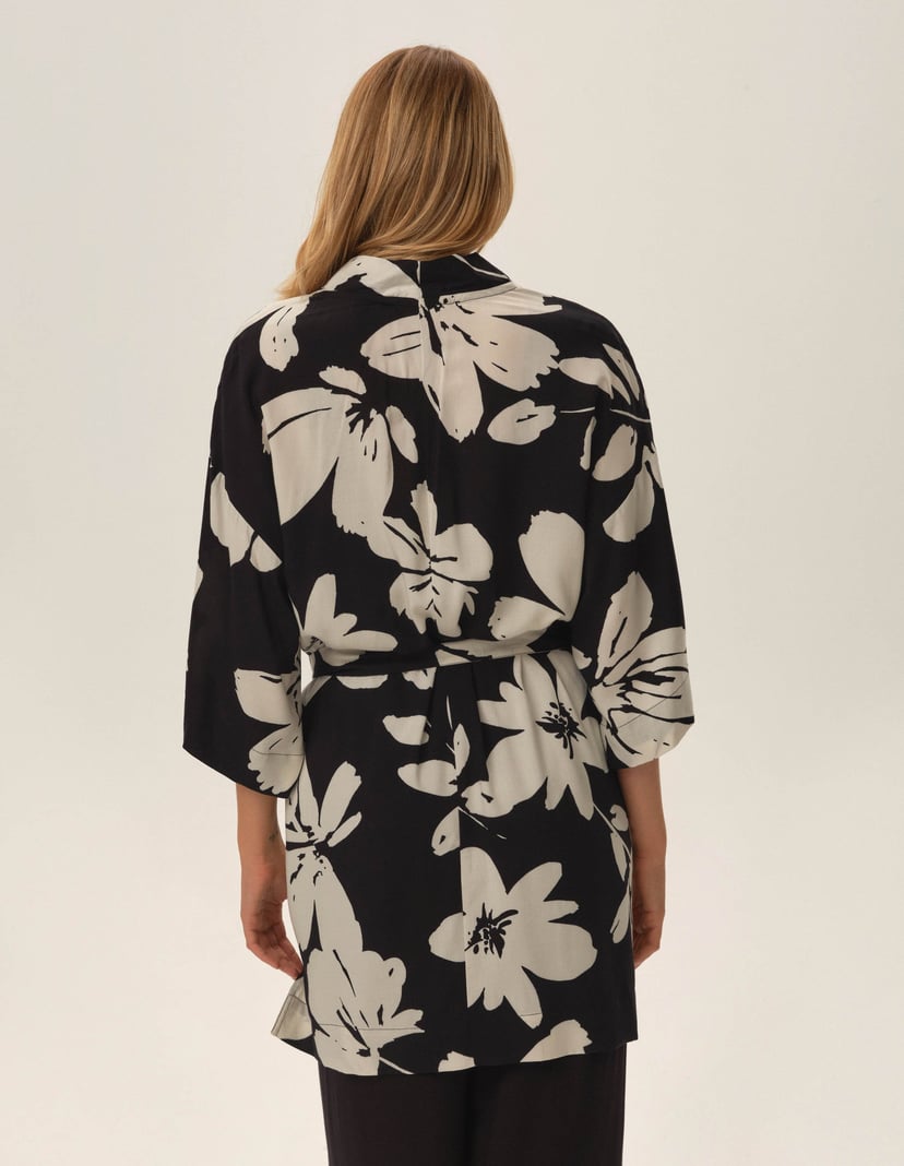 Robe Jin Black 5