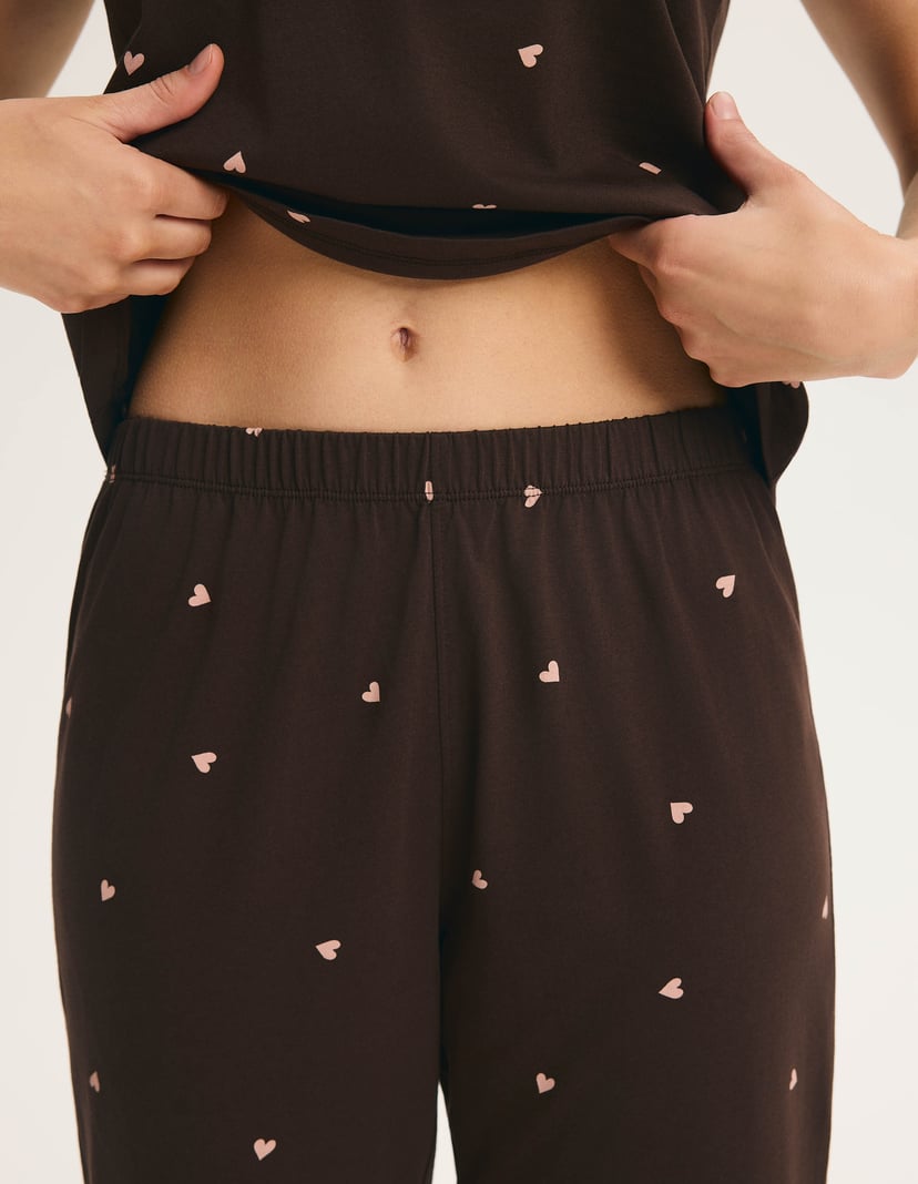 ASHY Pajamas with Capri Pants in Hearts brown 4