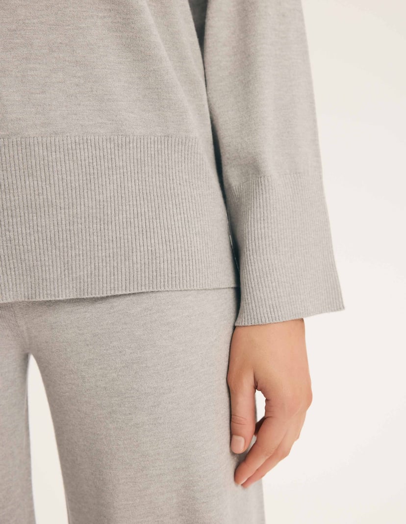 Simone Home Set in Soft Viscose Knit Grey 5