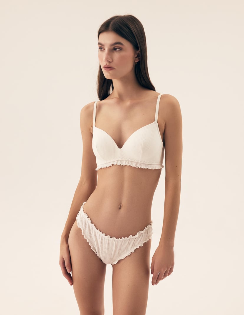 Thongs Bloovii Malesia cream 1