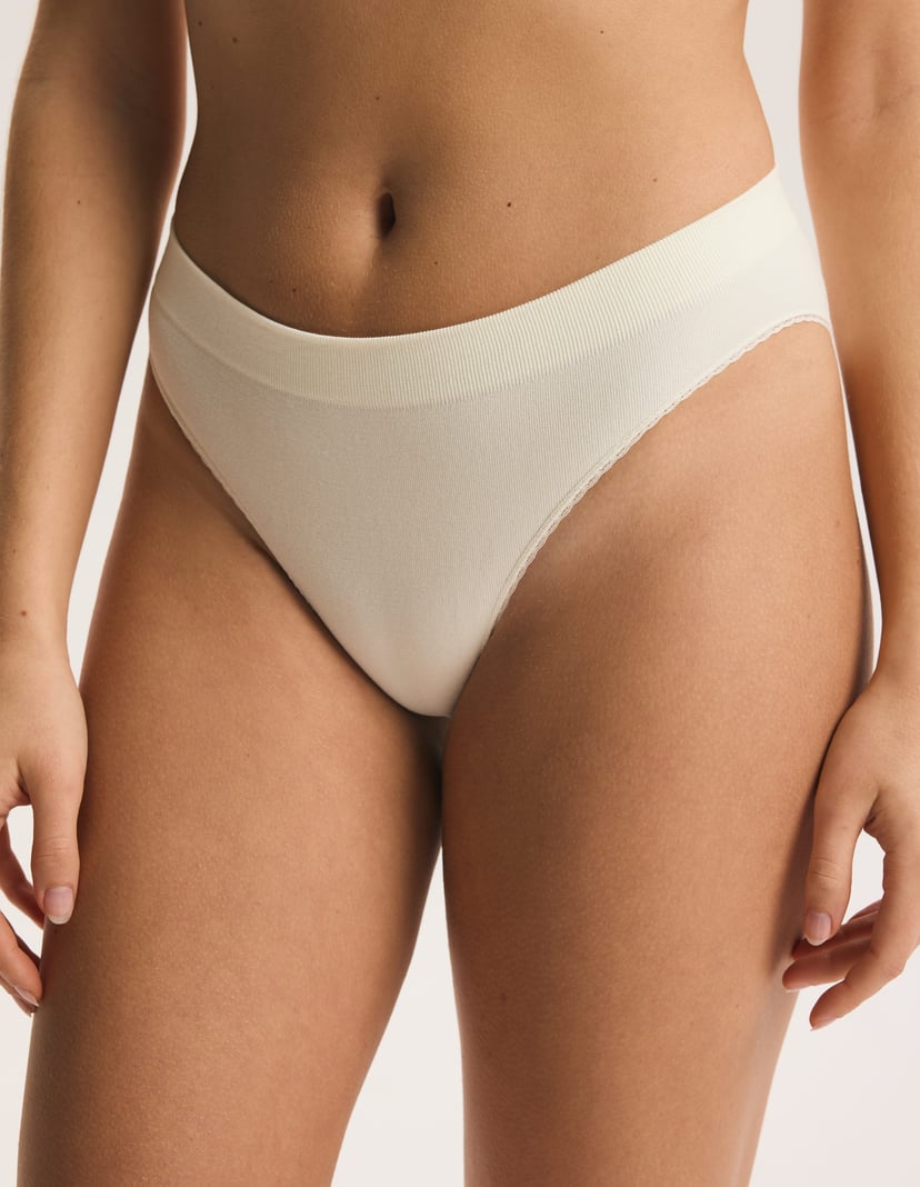 Majtki z wysokim stanem Bloovii Joy cream 2