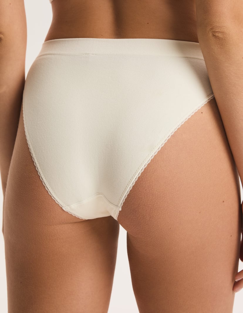 Majtki z wysokim stanem Bloovii Joy cream 3