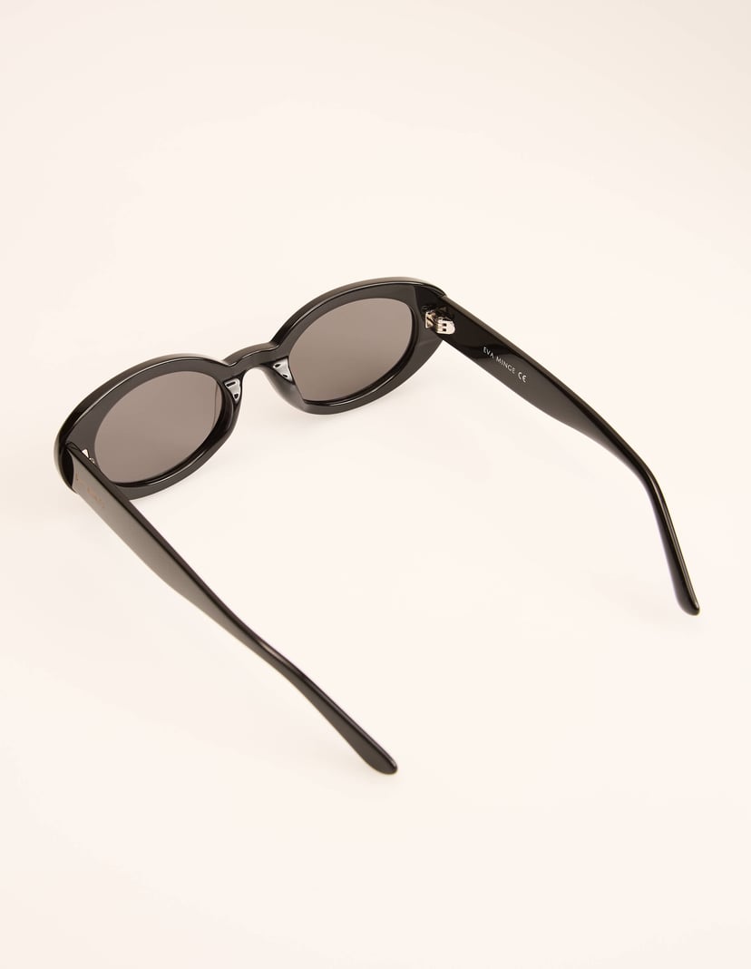 Eva Minge Sunglasses Black 4