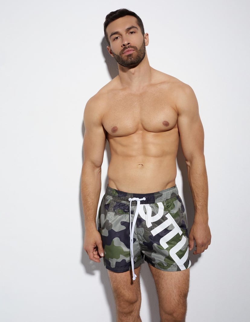 Swimming trunks Robert Kupisz x Henderson Green 1